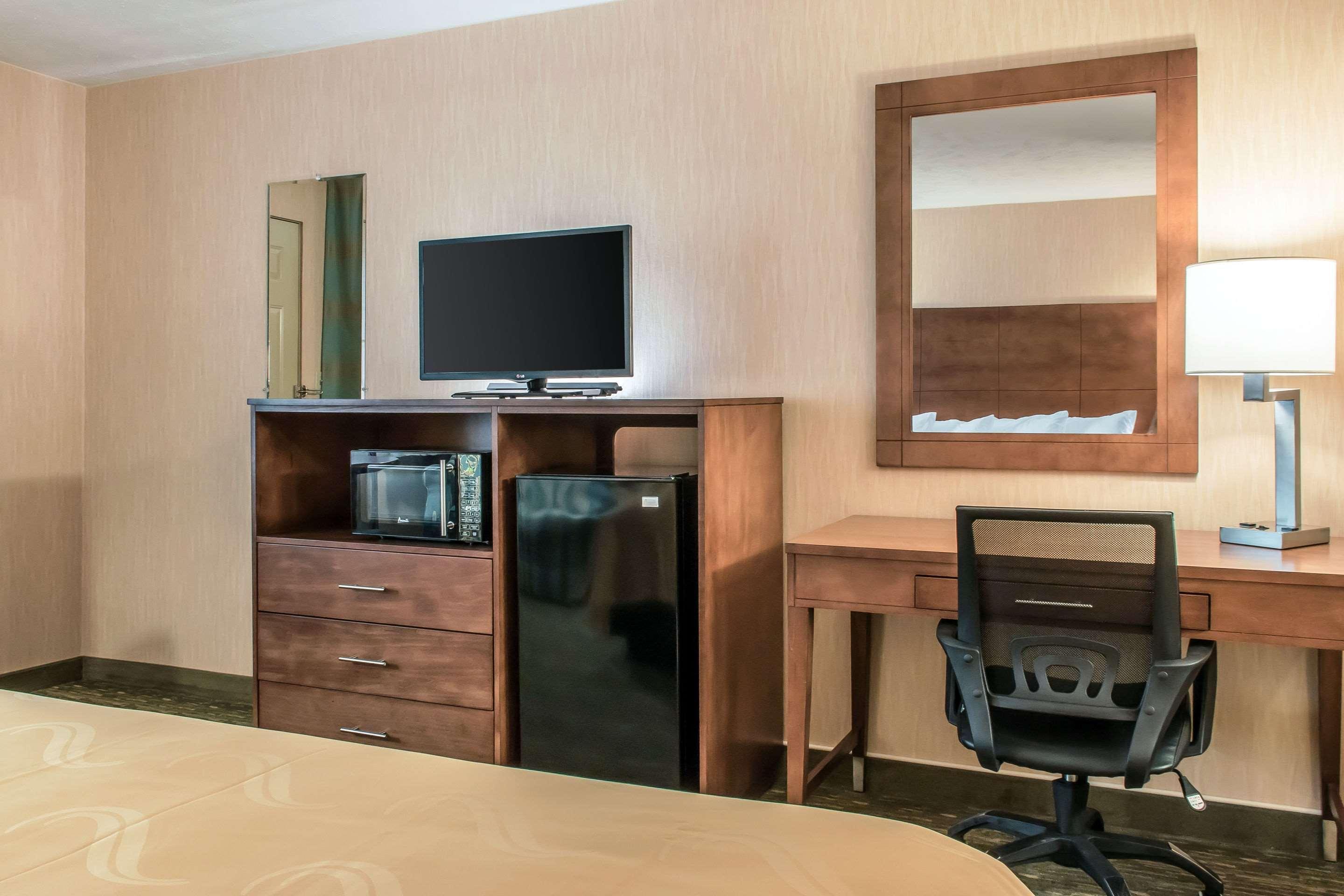 Quality Inn Bedford Exteriör bild