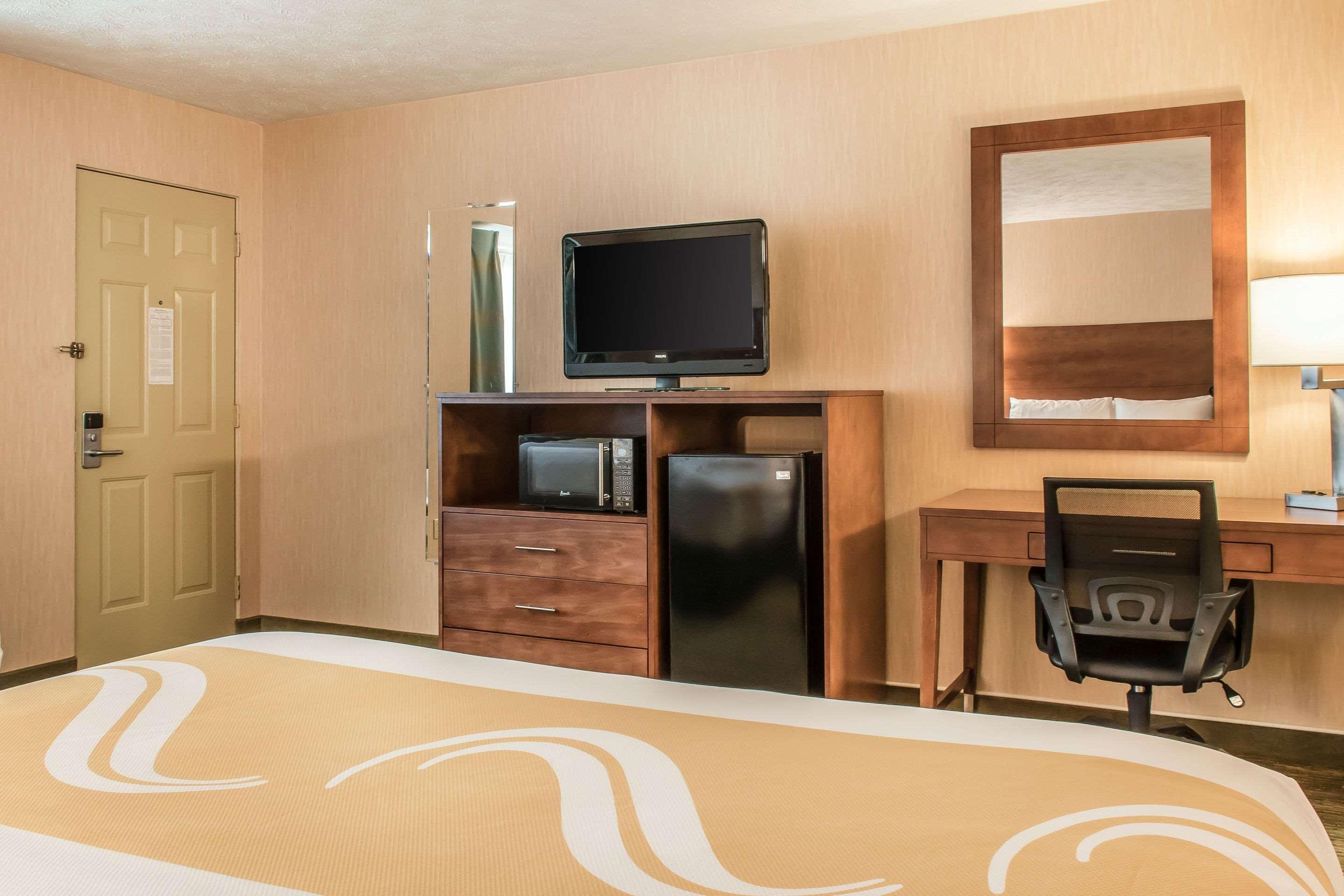 Quality Inn Bedford Exteriör bild