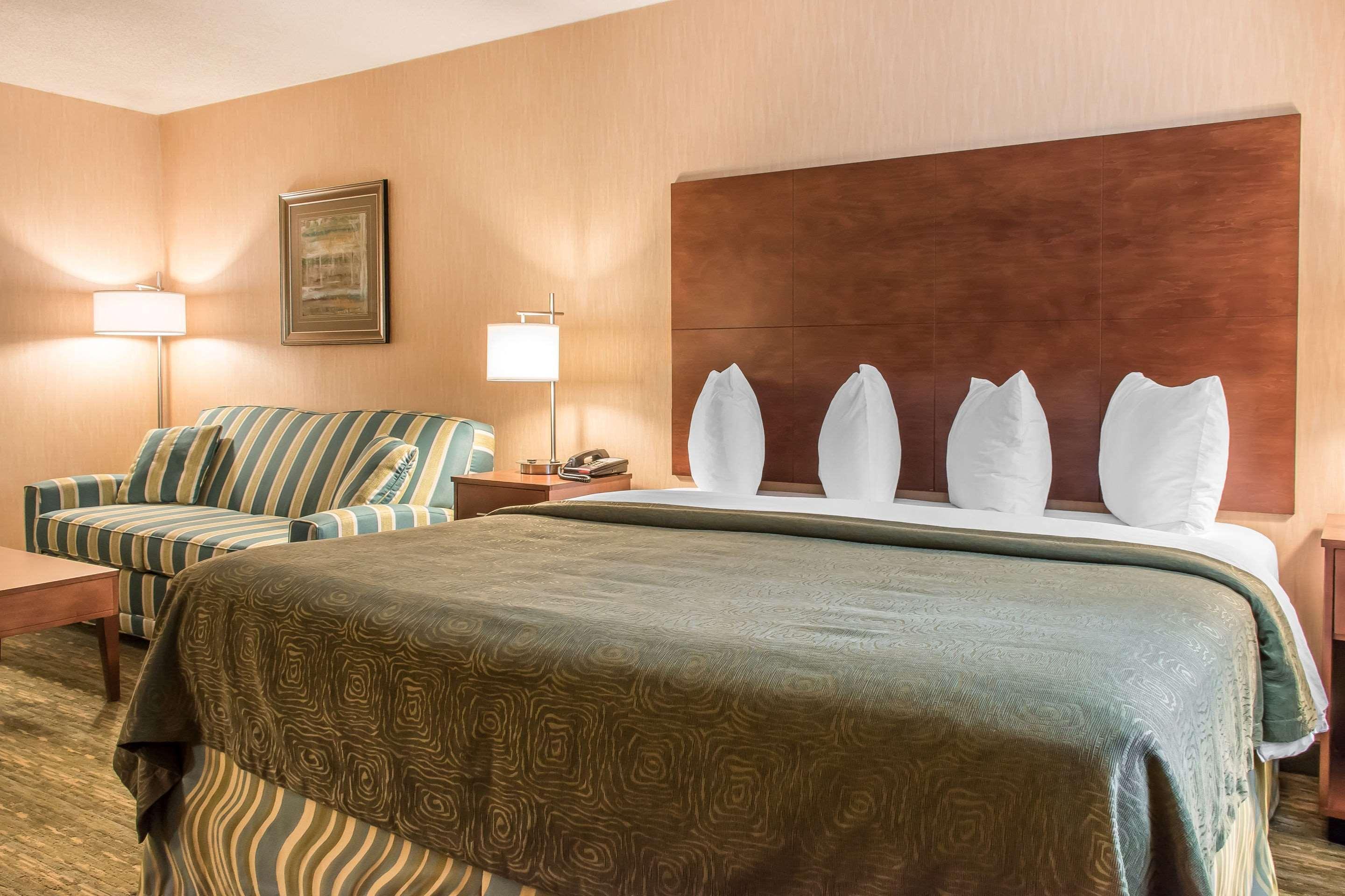 Quality Inn Bedford Exteriör bild