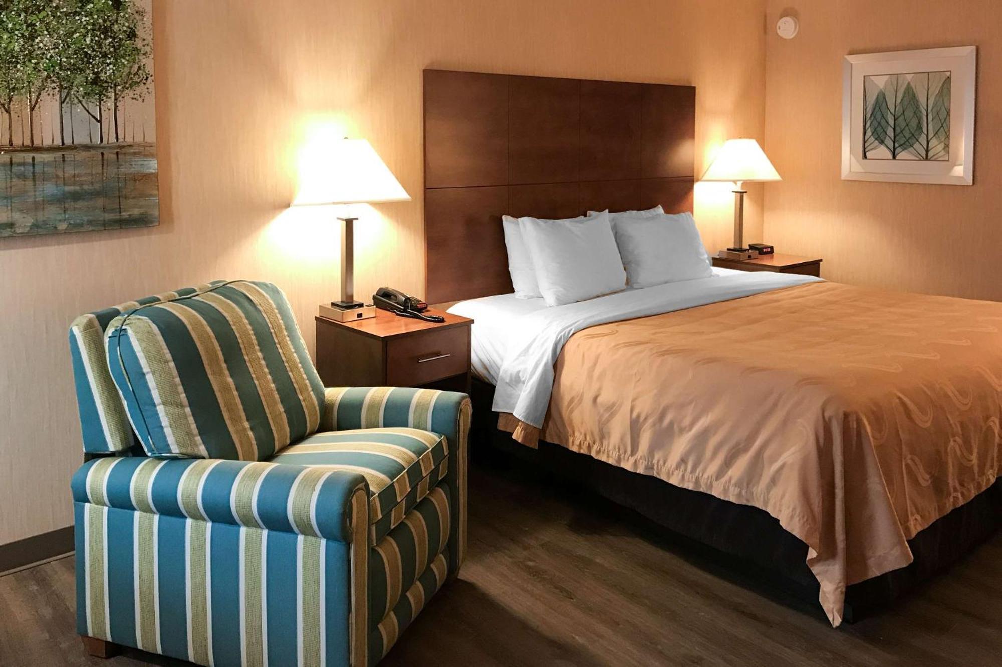 Quality Inn Bedford Exteriör bild